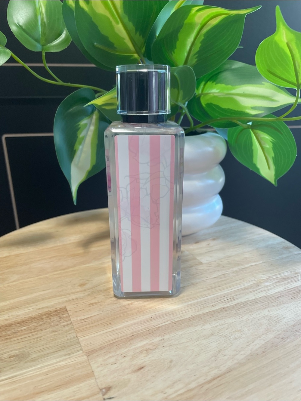 Victoria's Secret XO Victoria Fragrance Mist - Pink & Black - Picture 2 of 2